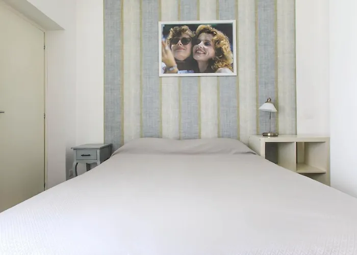Oda ve Kahvaltı Cinema House 3*